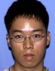 Cho Seung-hui, l'tudiant sud-coren identifi comme tant l'auteur d'au moins une des fusillades de l'universit de Virginia Tech, sur une photo rendue publique par la police, mardi 17 avril. | REUTERS/HO